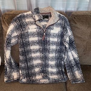 Like new, True Grit Sherpa pullover